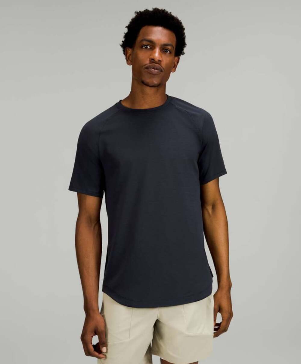 Lululemon Drysense navy short sleeve shirt medium athletic workout gorpcore